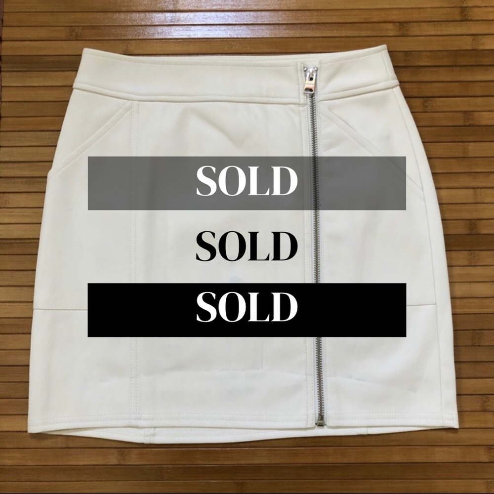 ⛔️SOLD⛔️White Leather Skirt